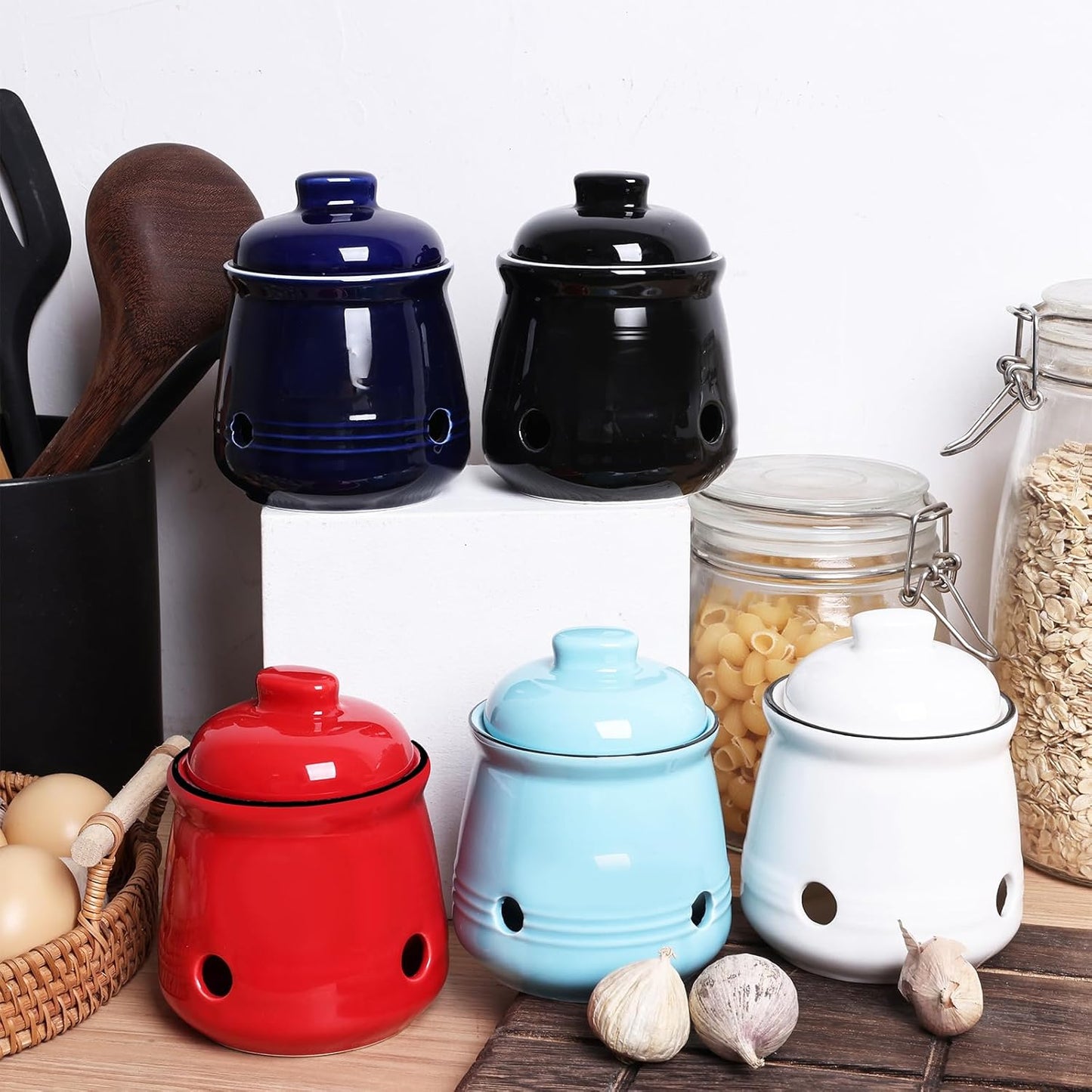 HAOTOP Ceramic Mini Garlic Keeper with Lid, Garlic Container Saver for Countertop, Keep Your Garlic Cloves Fresh (White)